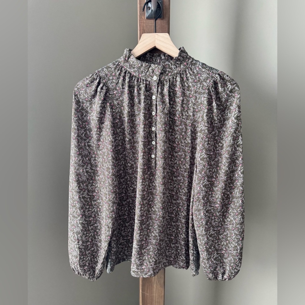 LOFT Floral Print Blouse Olive Green, Pink, White  Size Women’s XS Relaxed Fit